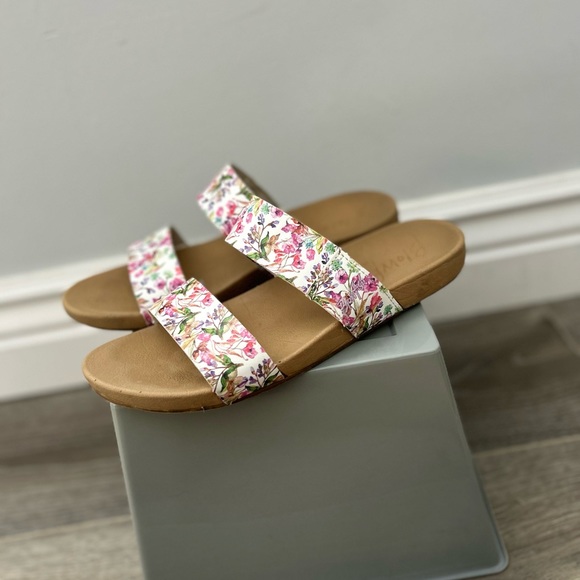 Floral Blowfish Malibu Sandals - Picture 6 of 6